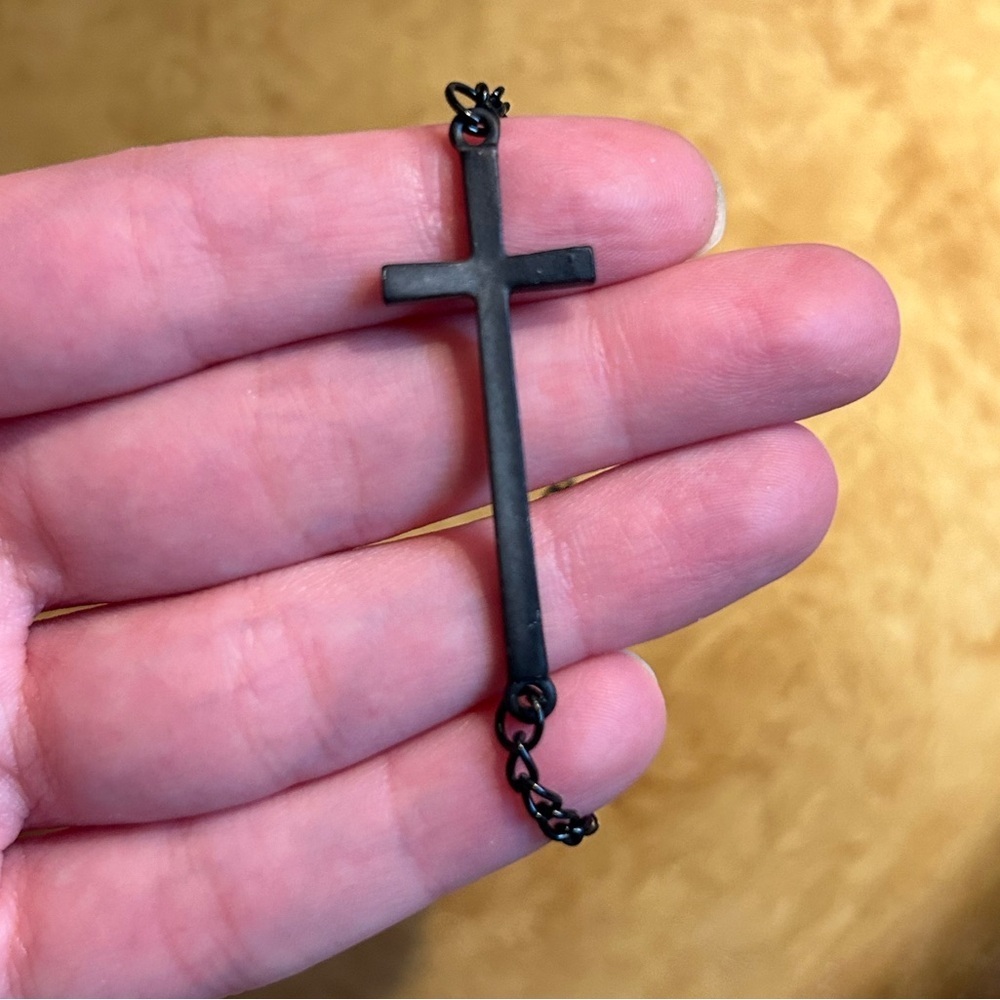 NWOT Black Cross Chain Bracelet - Picture 4 of 6